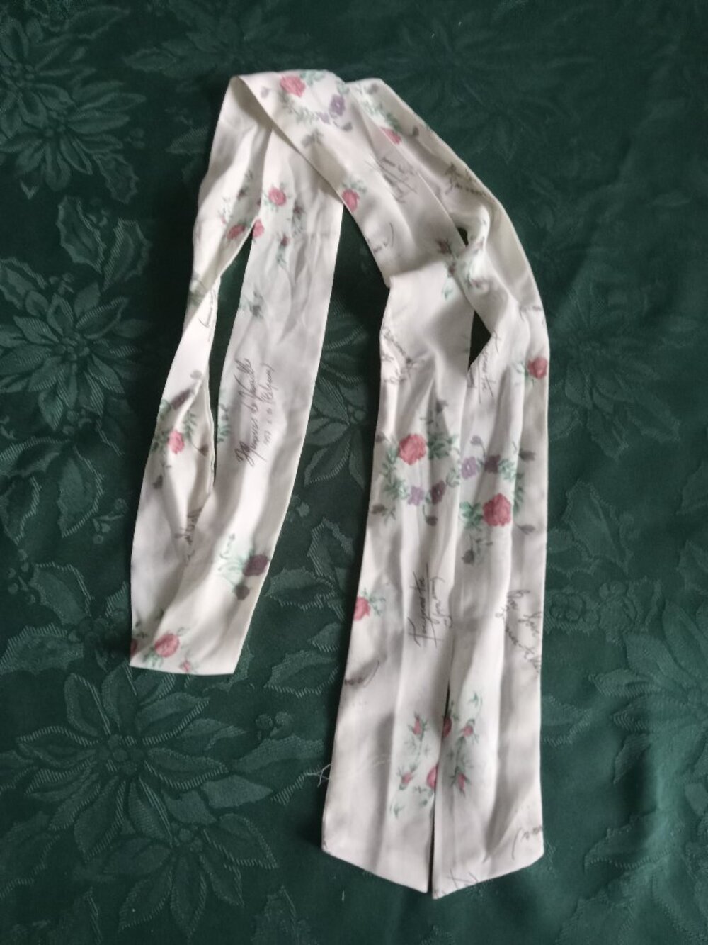 Versailles long narrow scarf can be used as belt, scarf or necktie like new
